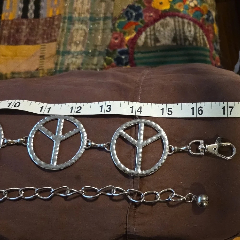 ☮️🩶Silver Repoussé (Hammered) Vintage Bohemian Peace Sign Chain Belt🩶☮️ - Picture 4 of 8
